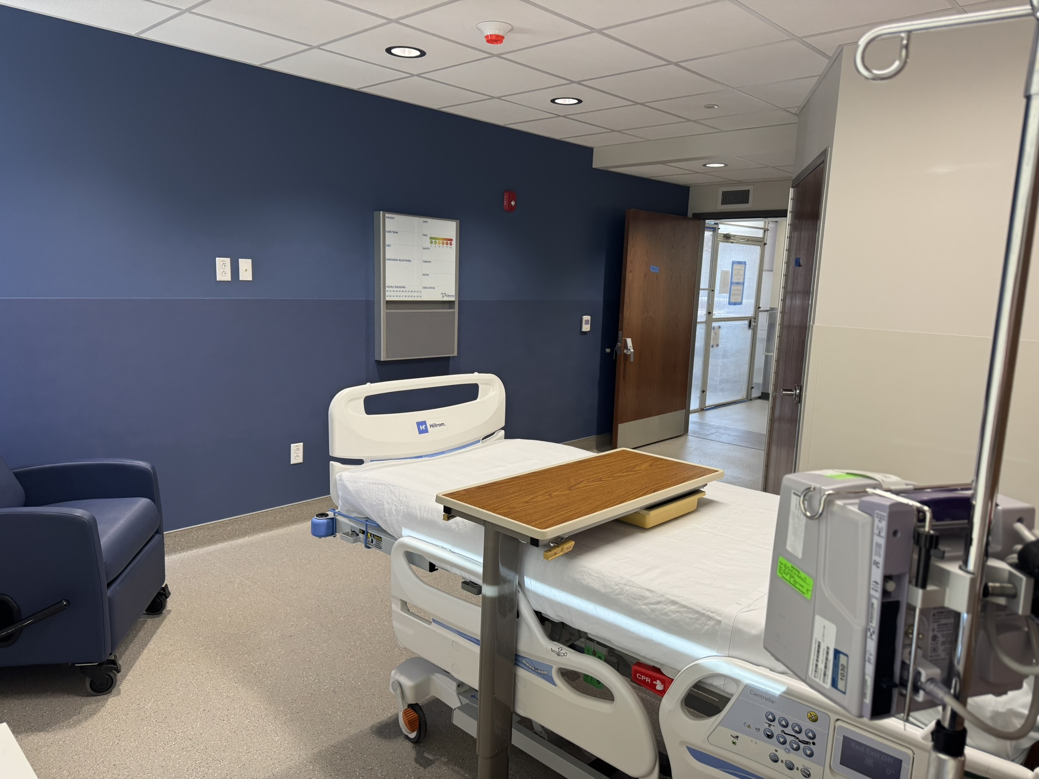 View 2 of patient room